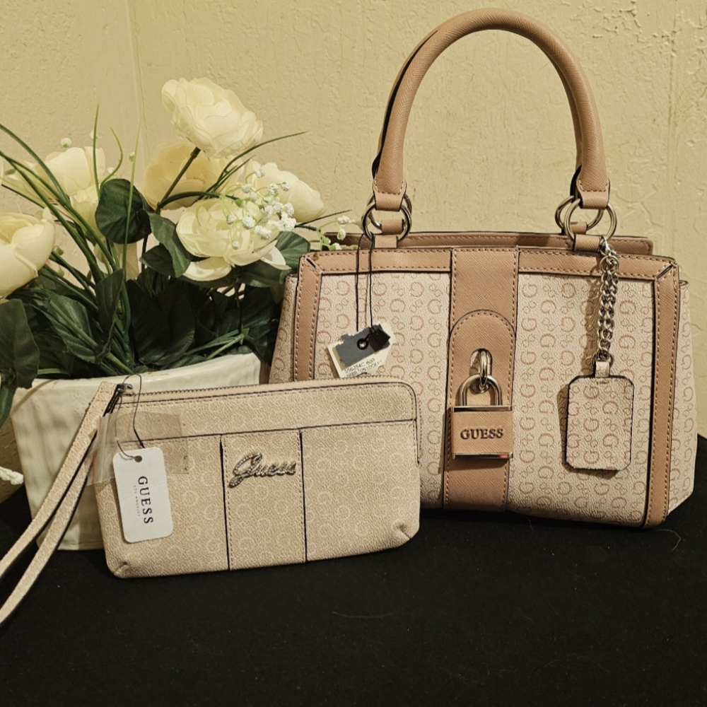 Guess Vegan Logo Pink Cream Satchel Handbag Carryall w/Sparkly Wristlet